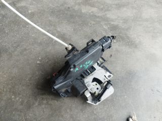 bontott AUDI A4 B6 Jobb első Ajtózár