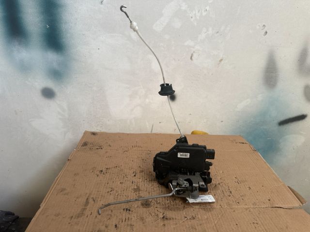 bontott AUDI A4 B6 Jobb első Ajtózár