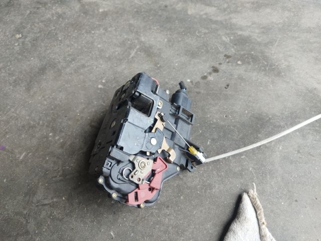 bontott AUDI A4 B6 Jobb első Ajtózár