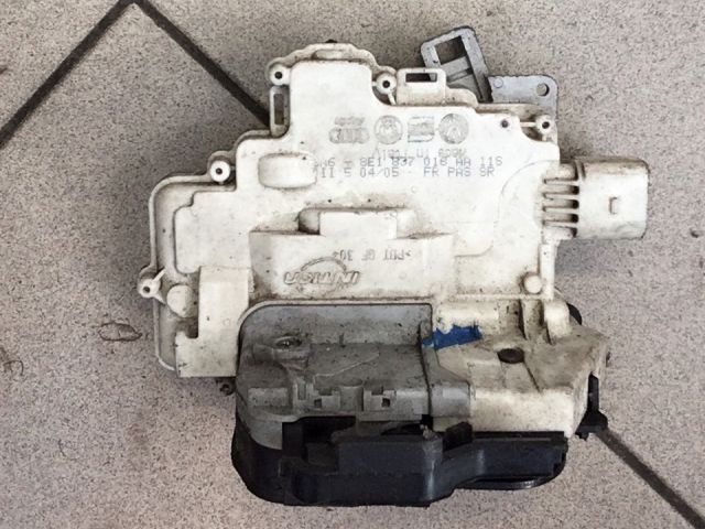 bontott AUDI A4 B6 Jobb első Ajtózár