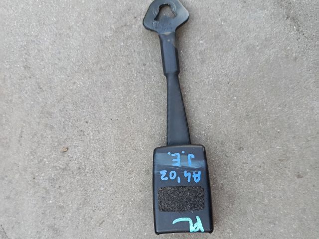 bontott AUDI A4 B6 Jobb első Biztonsági Öv Csat