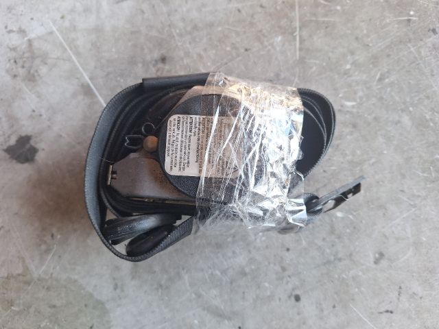 bontott AUDI A4 B6 Jobb első Biztonsági Öv