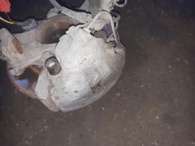 bontott AUDI A4 B6 Jobb első Csonkállvány Kerékaggyal