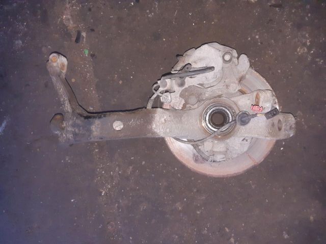 bontott AUDI A4 B6 Jobb első Csonkállvány Kerékaggyal