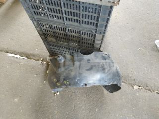 bontott AUDI A4 B6 Jobb első Dobbetét (Kerékjárati, Műanyag)