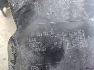 bontott AUDI A4 B6 Jobb első Dobbetét (Kerékjárati, Műanyag)