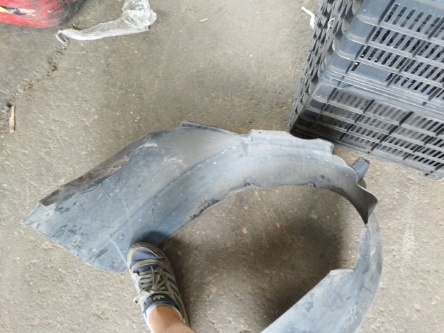 bontott AUDI A4 B6 Jobb első Dobbetét (Kerékjárati, Műanyag)