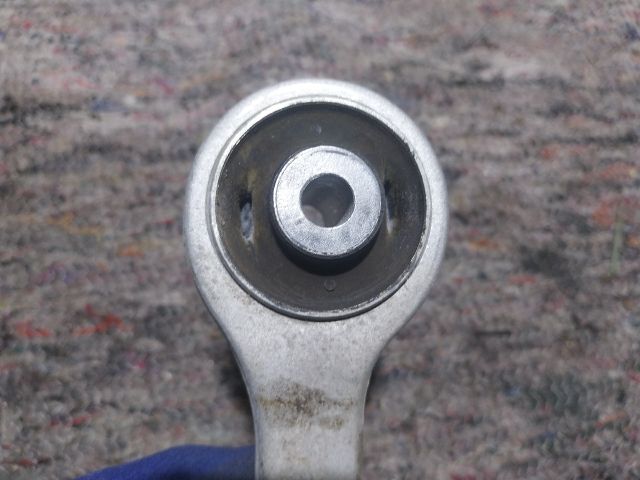 bontott AUDI A4 B6 Jobb első Felső Lengőkar