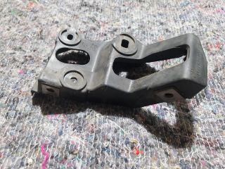 bontott AUDI A4 B6 Jobb első Küszöb Tartó