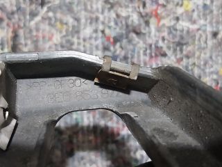 bontott AUDI A4 B6 Jobb első Küszöb Tartó