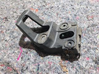 bontott AUDI A4 B6 Jobb első Küszöb Tartó