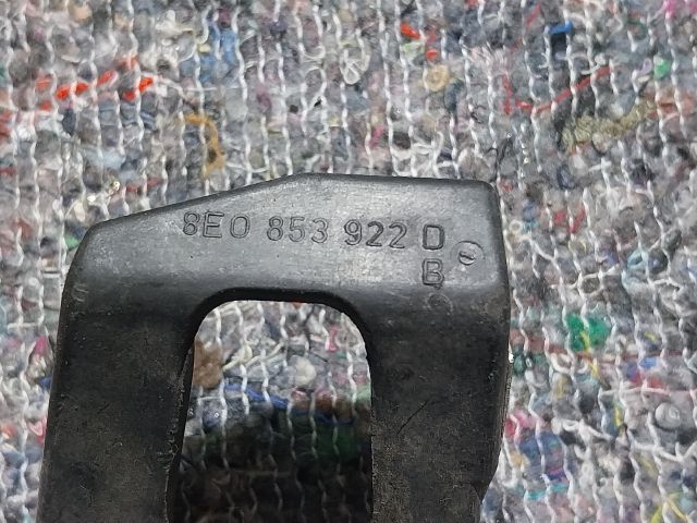 bontott AUDI A4 B6 Jobb első Küszöb Tartó