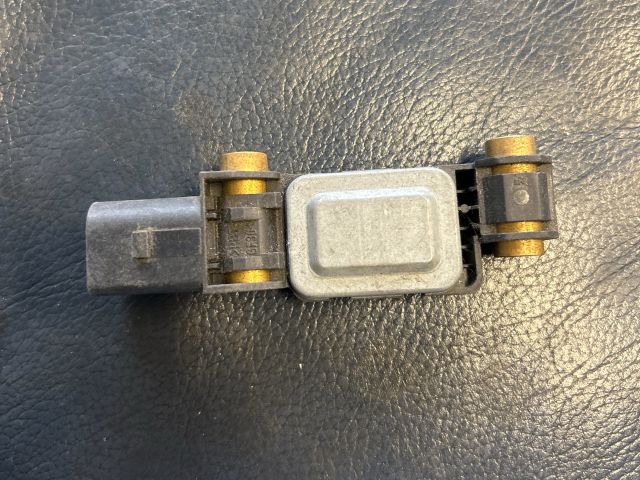 bontott AUDI A4 B6 Jobb első Oldal Ütközés Érzékelő