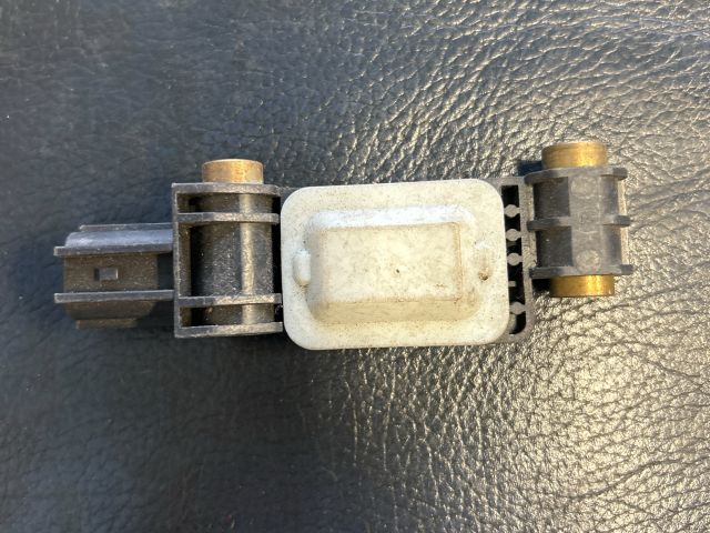 bontott AUDI A4 B6 Jobb első Oldal Ütközés Érzékelő