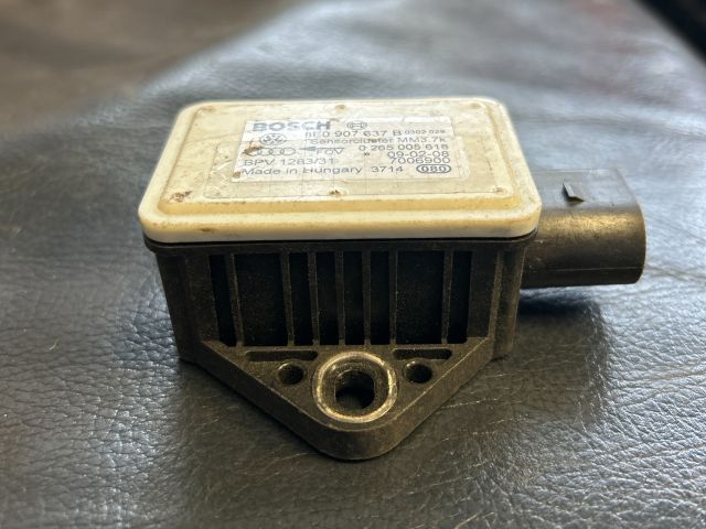 bontott AUDI A4 B6 Jobb első Oldal Ütközés Érzékelő