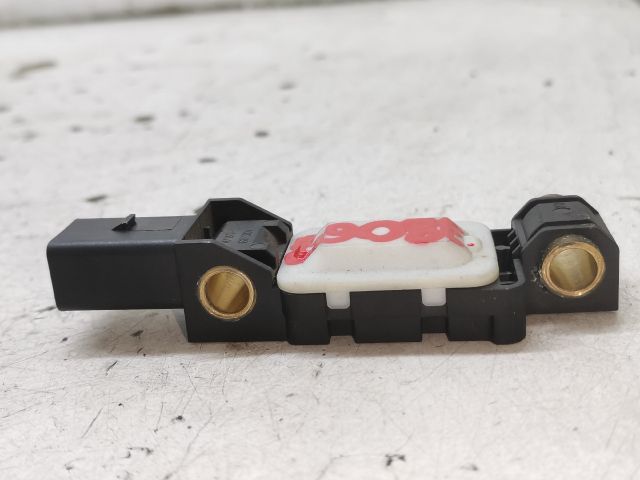 bontott AUDI A4 B6 Jobb első Oldal Ütközés Érzékelő