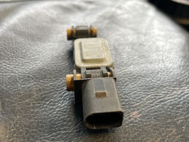 bontott AUDI A4 B6 Jobb első Oldal Ütközés Érzékelő