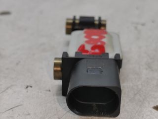 bontott AUDI A4 B6 Jobb első Oldal Ütközés Érzékelő