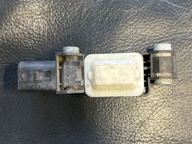 bontott AUDI A4 B6 Jobb első Oldal Ütközés Érzékelő