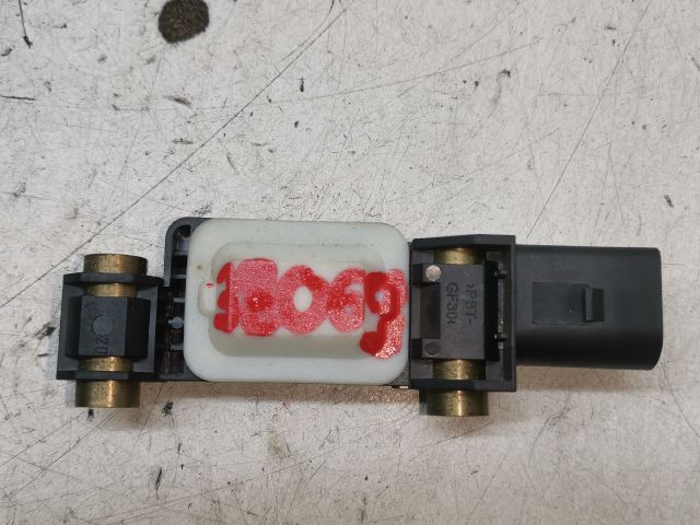 bontott AUDI A4 B6 Jobb első Oldal Ütközés Érzékelő