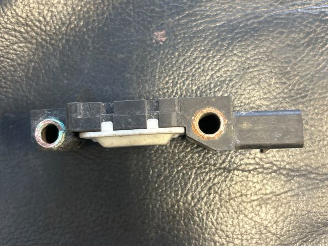 bontott AUDI A4 B6 Jobb első Oldal Ütközés Érzékelő