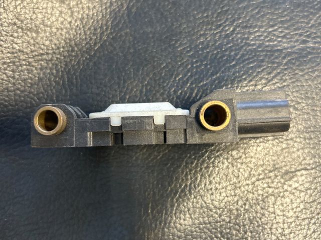 bontott AUDI A4 B6 Jobb első Oldal Ütközés Érzékelő