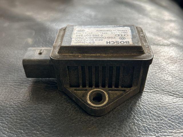 bontott AUDI A4 B6 Jobb első Oldal Ütközés Érzékelő