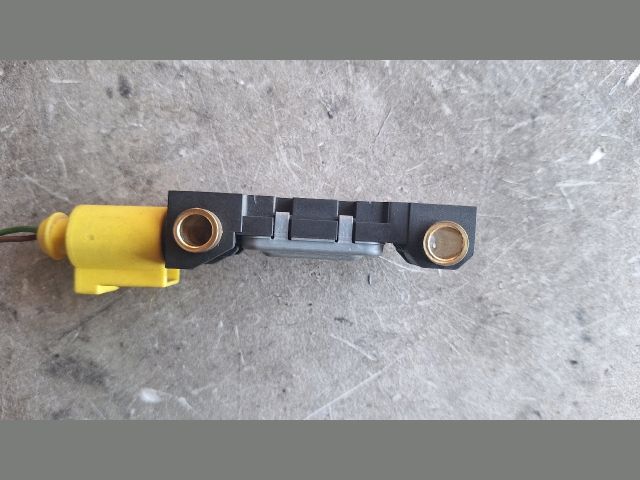 bontott AUDI A4 B6 Jobb első Oldal Ütközés Érzékelő