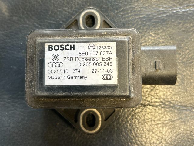 bontott AUDI A4 B6 Jobb első Oldal Ütközés Érzékelő