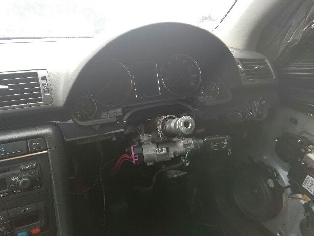 bontott AUDI A4 B6 Jobb első Torony