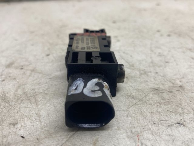 bontott AUDI A4 B6 Jobb első Ütközés Érzékelő (Homlokfalon)