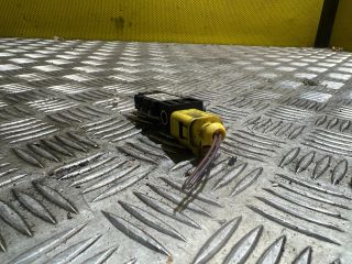 bontott AUDI A4 B6 Jobb első Ütközés Érzékelő (Homlokfalon)