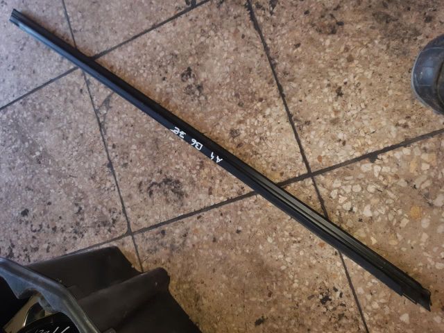 bontott AUDI A4 B6 Jobb első Vízlehúzó Gumicsík