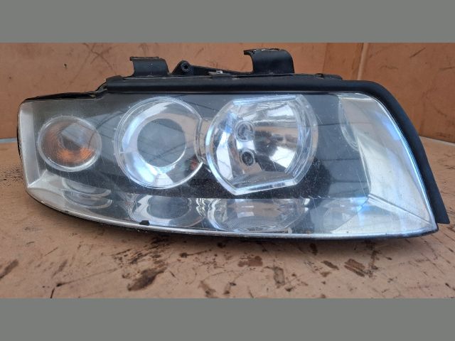 bontott AUDI A4 B6 Jobb Fényszóró