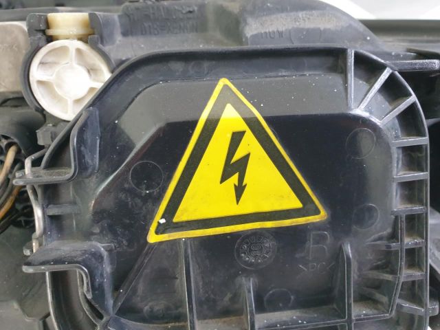 bontott AUDI A4 B6 Jobb Fényszóró