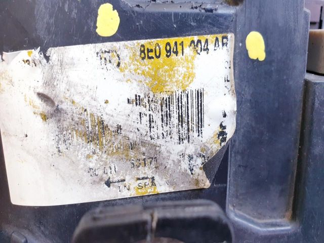 bontott AUDI A4 B6 Jobb Fényszóró