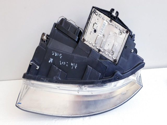 bontott AUDI A4 B6 Jobb Fényszóró