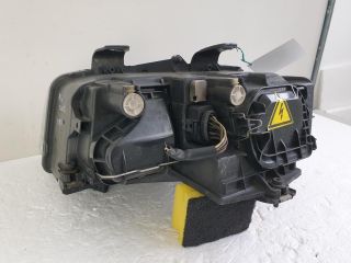 bontott AUDI A4 B6 Jobb Fényszóró