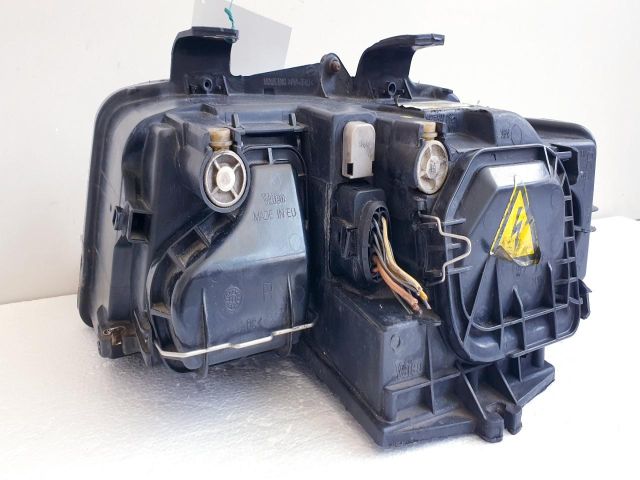 bontott AUDI A4 B6 Jobb Fényszóró