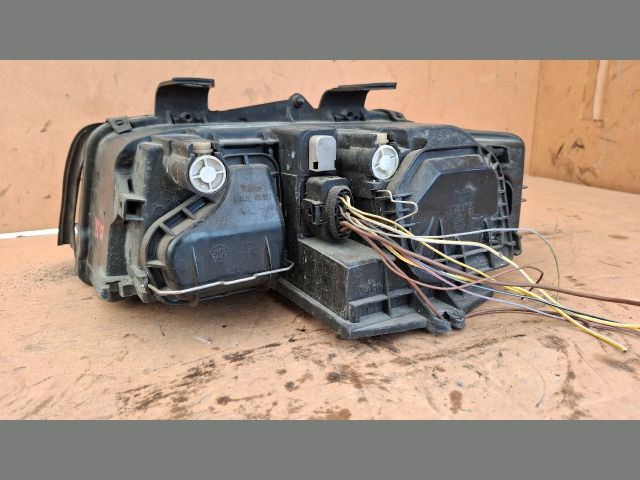 bontott AUDI A4 B6 Jobb Fényszóró