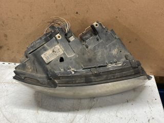 bontott AUDI A4 B6 Jobb Fényszóró