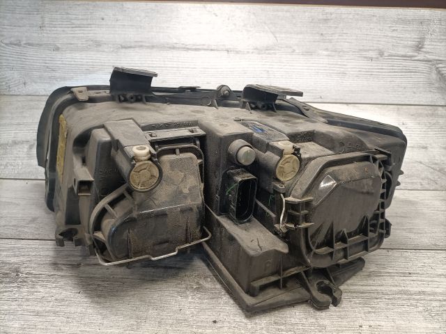 bontott AUDI A4 B6 Jobb Fényszóró