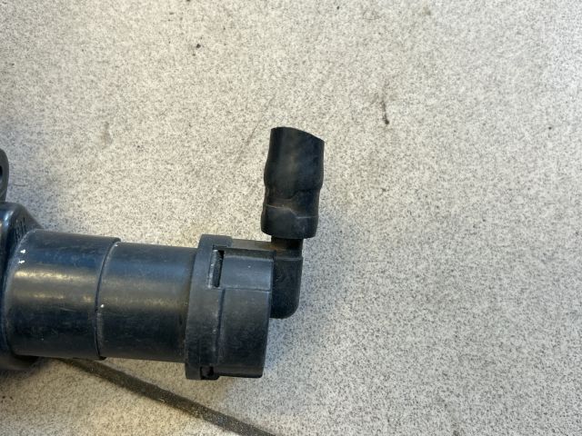 bontott AUDI A4 B6 Jobb Fényszórómosó Fúvóka