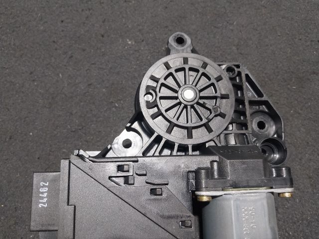 bontott AUDI A4 B6 Jobb hátsó Ablakemelő Motor