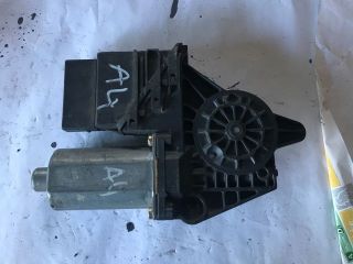 bontott AUDI A4 B6 Jobb hátsó Ablakemelő Motor