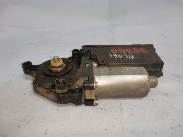 bontott AUDI A4 B6 Jobb hátsó Ablakemelő Motor