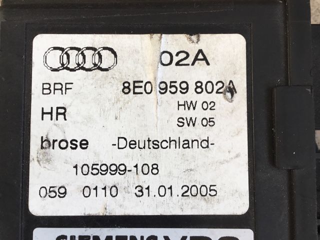 bontott AUDI A4 B6 Jobb hátsó Ablakemelő Motor