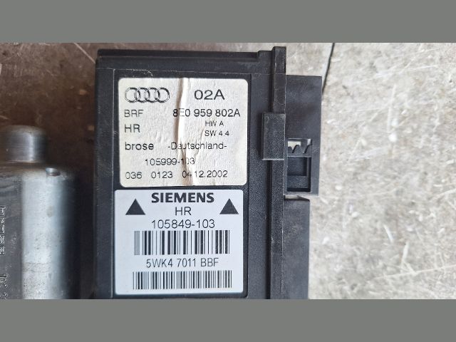 bontott AUDI A4 B6 Jobb hátsó Ablakemelő Motor