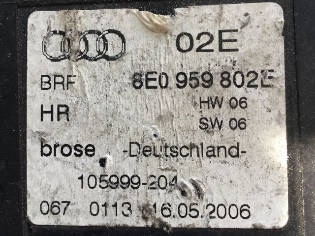 bontott AUDI A4 B6 Jobb hátsó Ablakemelő Motor