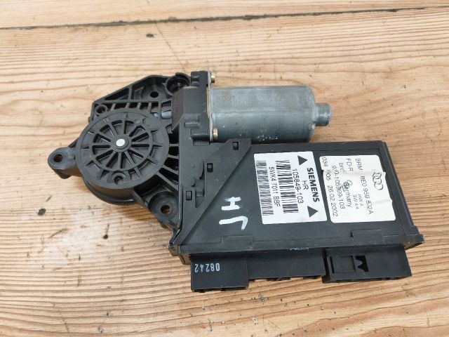 bontott AUDI A4 B6 Jobb hátsó Ablakemelő Motor